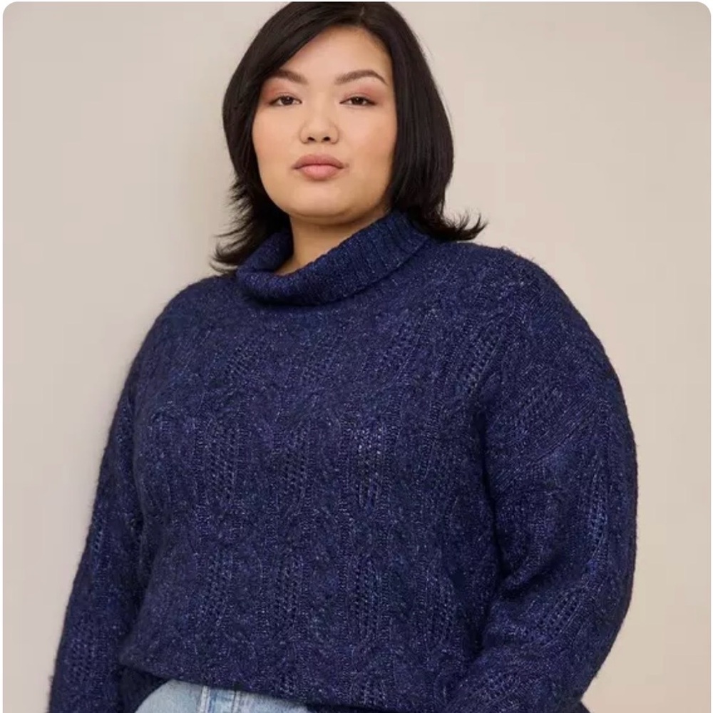 NWT Torrid Vegan Cashmere Turtleneck Sweater. Size 2 (18/20)